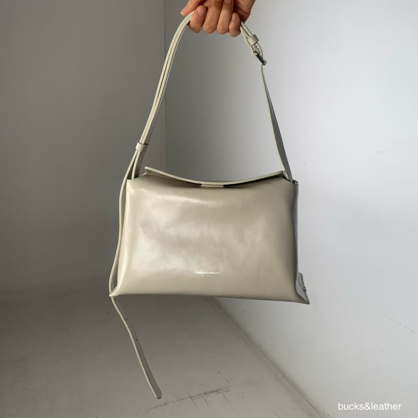 B207M bucks&leather |Bread Bag/亮面牛皮(中)