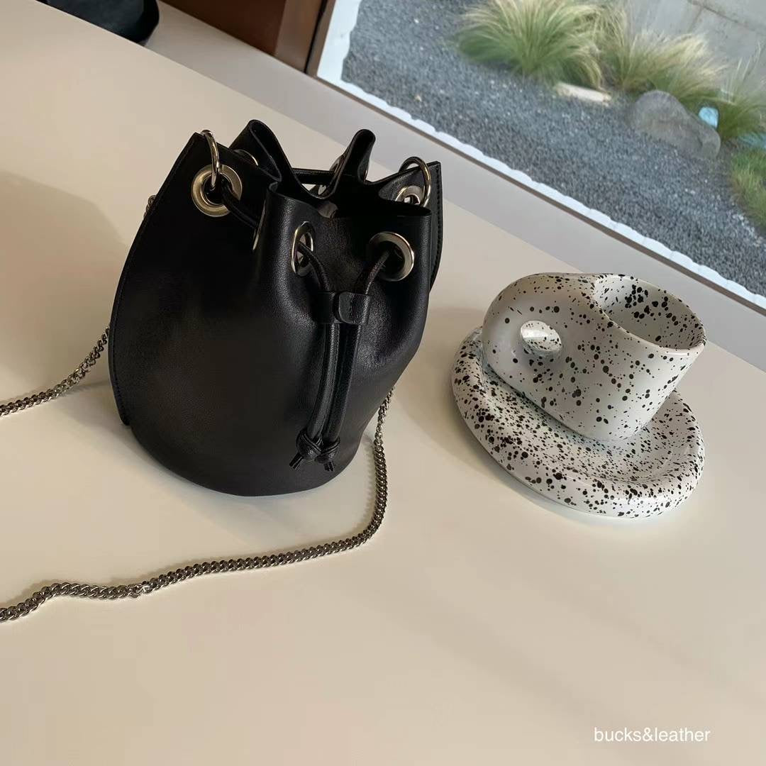 Mardi; mardi mercredi; 韓國代購;代購;korea; bag; leather; handbag; 牛皮;羊皮;手袋;皮袋;bucks & leather; fashion; 時裝; 韓國;正貨;正版;正品;韓國直送;代購直送;衛衣;hoodie; 東大門