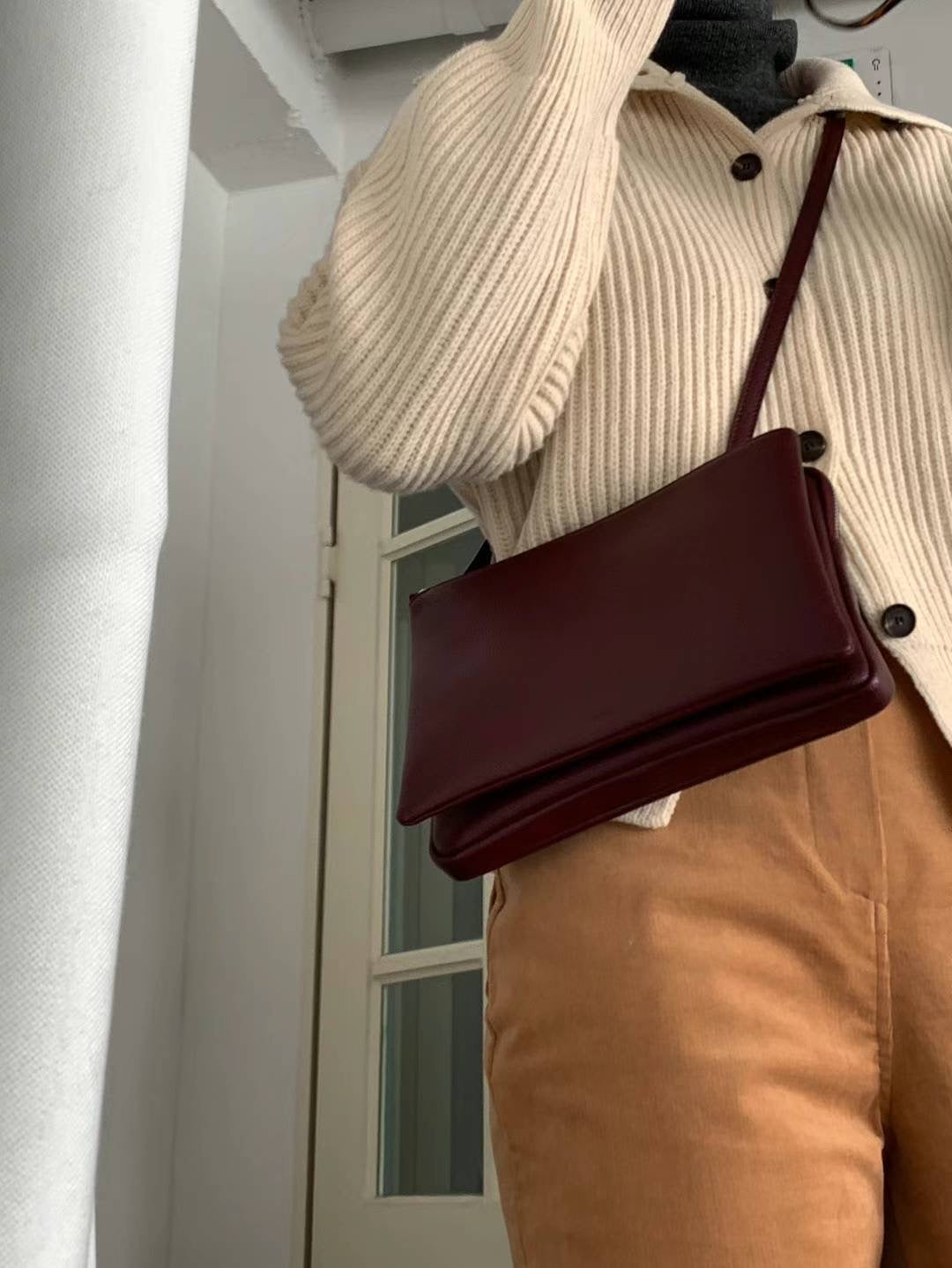 Mardi; mardi mercredi; 韓國代購;代購;korea; bag; leather; handbag; 牛皮;羊皮;手袋;皮袋;bucks & leather; fashion; 時裝; 韓國;正貨;正版;正品;韓國直送;代購直送;衛衣;hoodie; 東大門