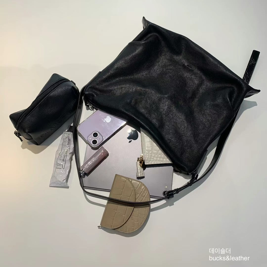 Mardi; mardi mercredi; 韓國代購;代購;korea; bag; leather; handbag; 牛皮;羊皮;手袋;皮袋;bucks & leather; fashion; 時裝; 韓國;正貨;正版;正品;韓國直送;代購直送;衛衣;hoodie; 東大門
