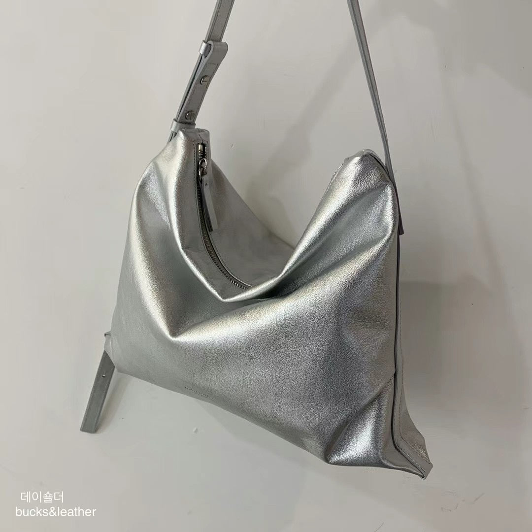 Mardi; mardi mercredi; 韓國代購;代購;korea; bag; leather; handbag; 牛皮;羊皮;手袋;皮袋;bucks & leather; fashion; 時裝; 韓國;正貨;正版;正品;韓國直送;代購直送;衛衣;hoodie; 東大門