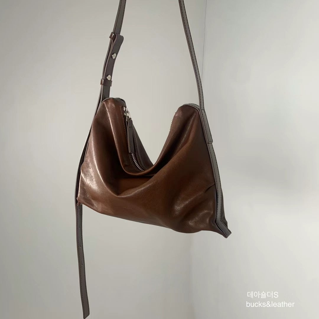 Mardi; mardi mercredi; 韓國代購;代購;korea; bag; leather; handbag; 牛皮;羊皮;手袋;皮袋;bucks & leather; fashion; 時裝; 韓國;正貨;正版;正品;韓國直送;代購直送;衛衣;hoodie; 東大門