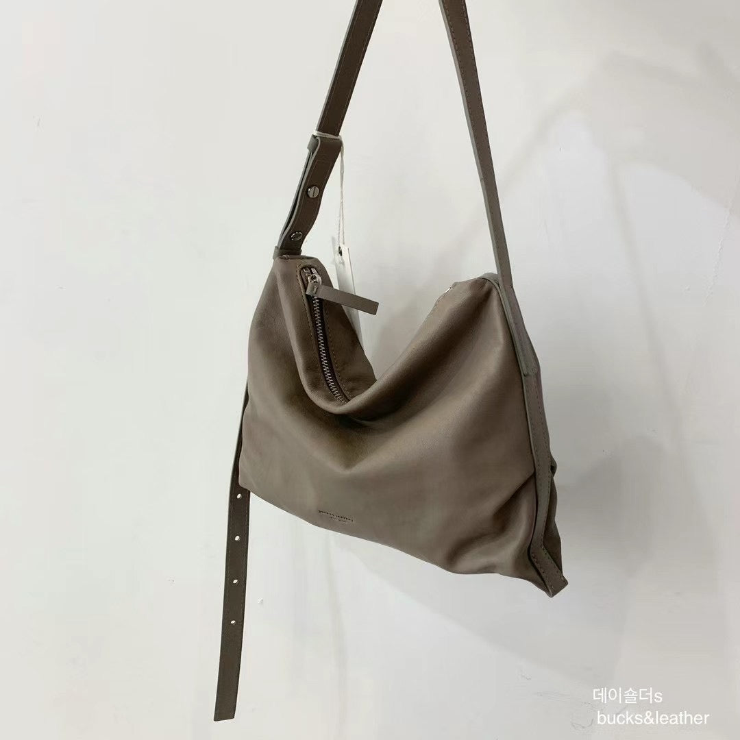 Mardi; mardi mercredi; 韓國代購;代購;korea; bag; leather; handbag; 牛皮;羊皮;手袋;皮袋;bucks & leather; fashion; 時裝; 韓國;正貨;正版;正品;韓國直送;代購直送;衛衣;hoodie; 東大門