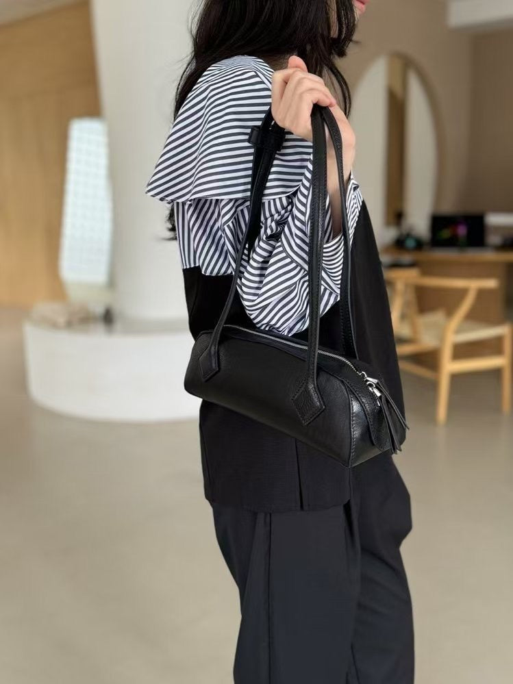 Mardi; mardi mercredi; 韓國代購;代購;korea; bag; leather; handbag; 牛皮;羊皮;手袋;皮袋;bucks & leather; fashion; 時裝; 韓國;正貨;正版;正品;韓國直送;代購直送;衛衣;hoodie; 東大門