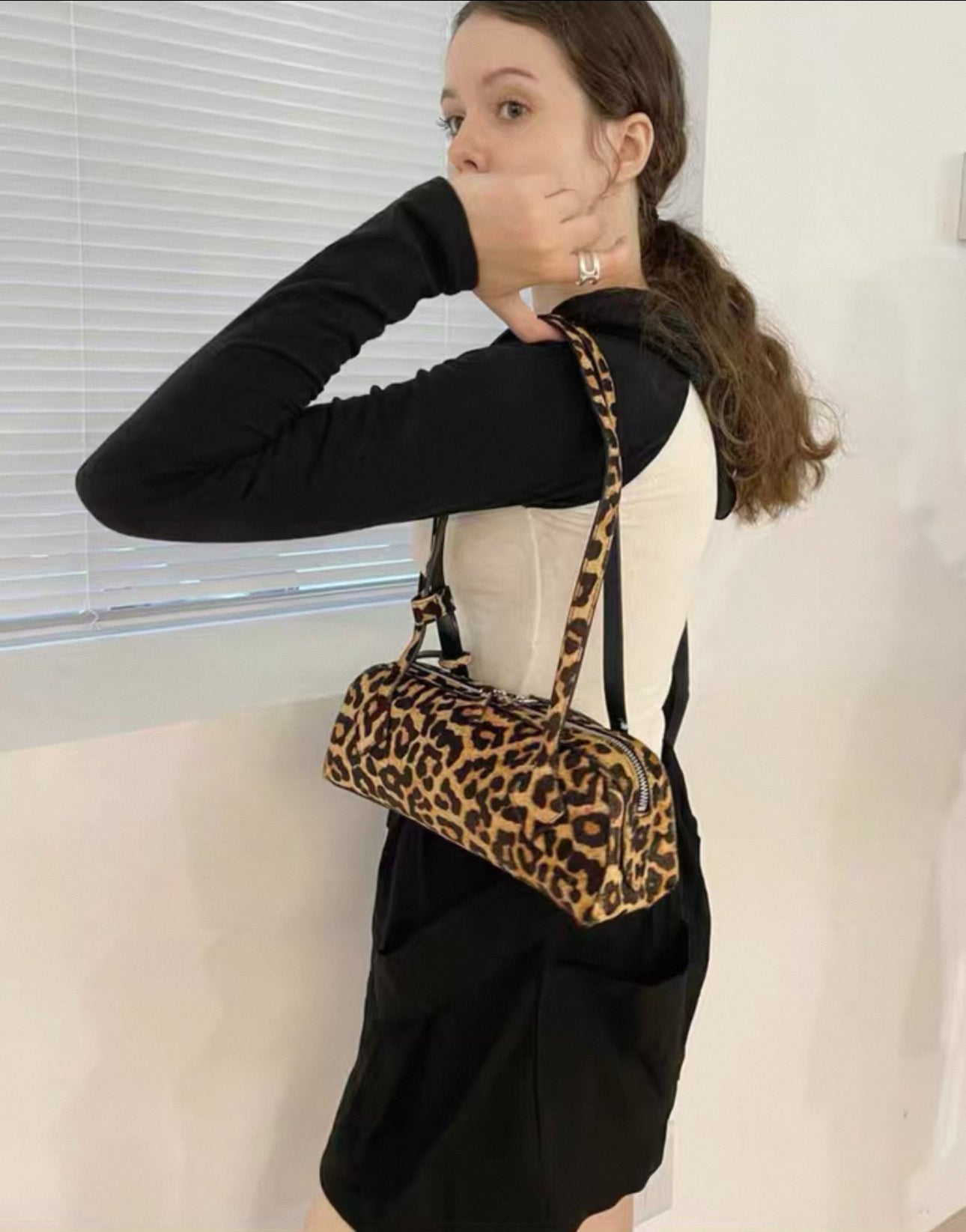 Mardi; mardi mercredi; 韓國代購;代購;korea; bag; leather; handbag; 牛皮;羊皮;手袋;皮袋;bucks & leather; fashion; 時裝; 韓國;正貨;正版;正品;韓國直送;代購直送;衛衣;hoodie; 東大門