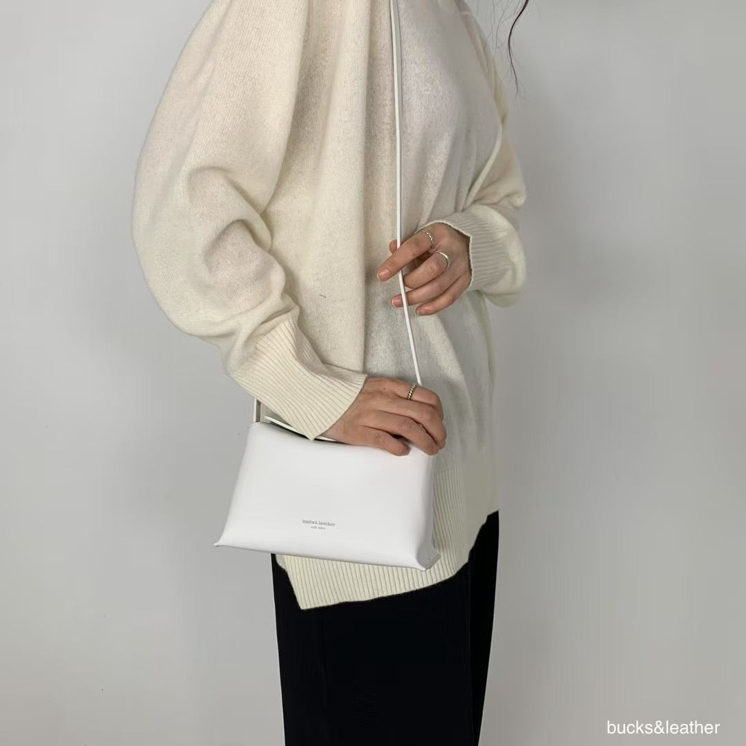 Mardi; mardi mercredi; 韓國代購;代購;korea; bag; leather; handbag; 牛皮;羊皮;手袋;皮袋;bucks & leather; fashion; 時裝; 韓國;正貨;正版;正品;韓國直送;代購直送;衛衣;hoodie; 東大門