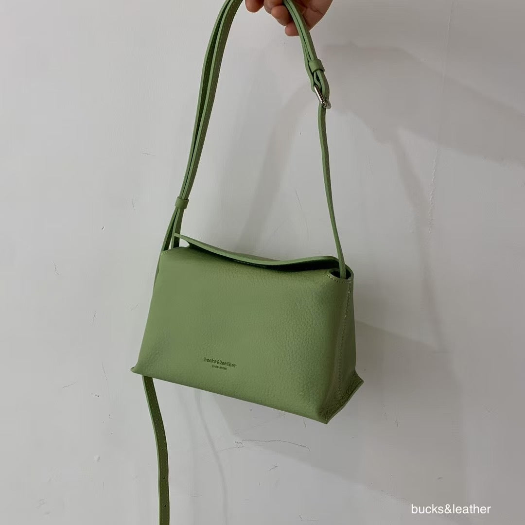 Mardi; mardi mercredi; 韓國代購;代購;korea; bag; leather; handbag; 牛皮;羊皮;手袋;皮袋;bucks & leather; fashion; 時裝; 韓國;正貨;正版;正品;韓國直送;代購直送;衛衣;hoodie; 東大門