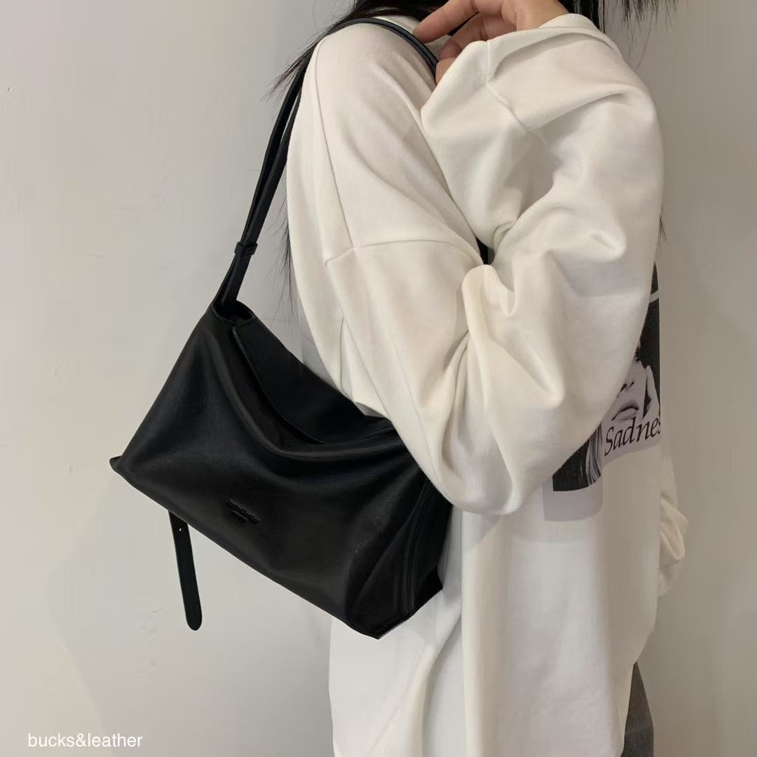 Mardi; mardi mercredi; 韓國代購;代購;korea; bag; leather; handbag; 牛皮;羊皮;手袋;皮袋;bucks & leather; fashion; 時裝; 韓國;正貨;正版;正品;韓國直送;代購直送;衛衣;hoodie; 東大門