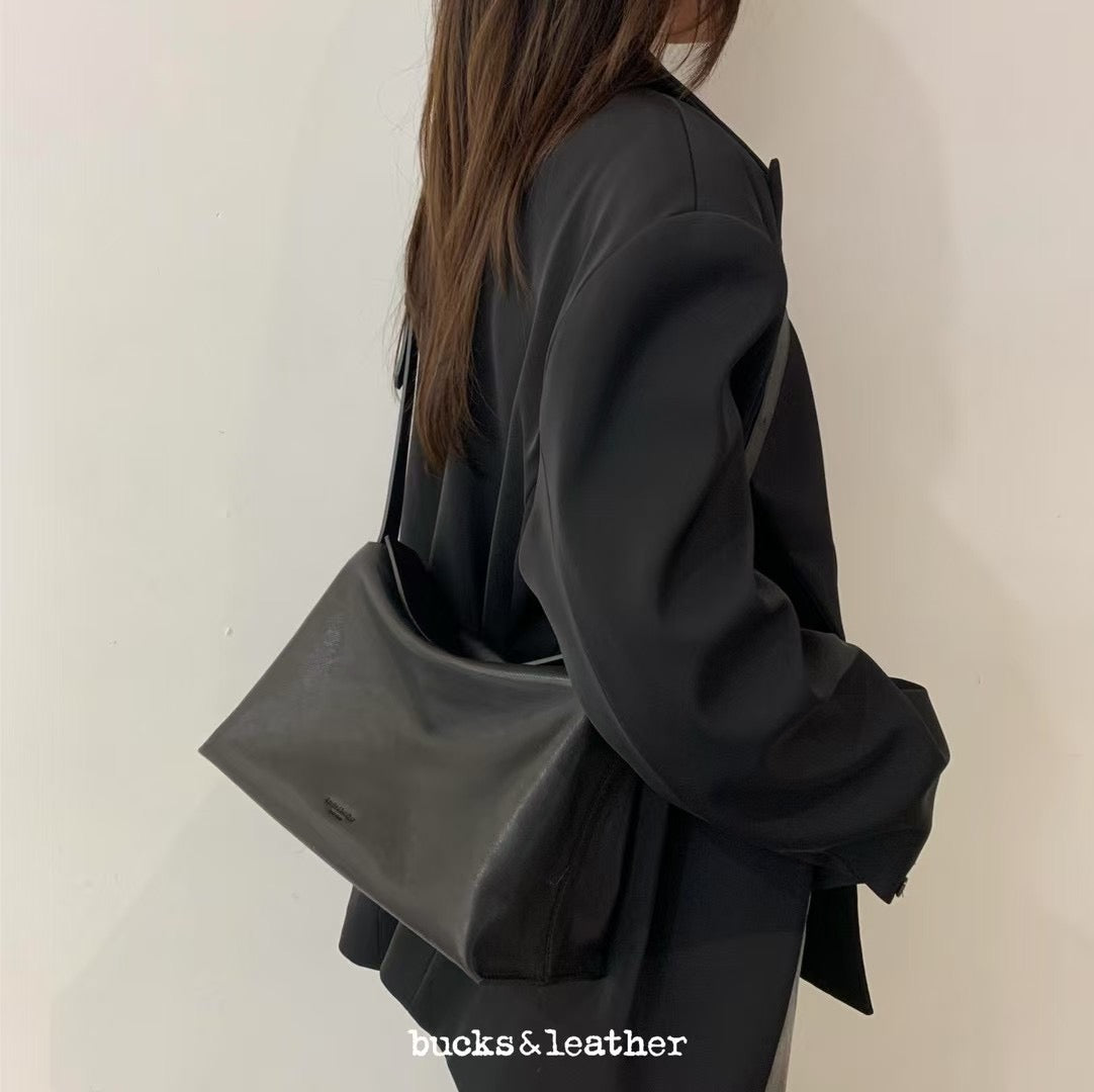 Mardi; mardi mercredi; 韓國代購;代購;korea; bag; leather; handbag; 牛皮;羊皮;手袋;皮袋;bucks & leather; fashion; 時裝; 韓國;正貨;正版;正品;韓國直送;代購直送;衛衣;hoodie; 東大門