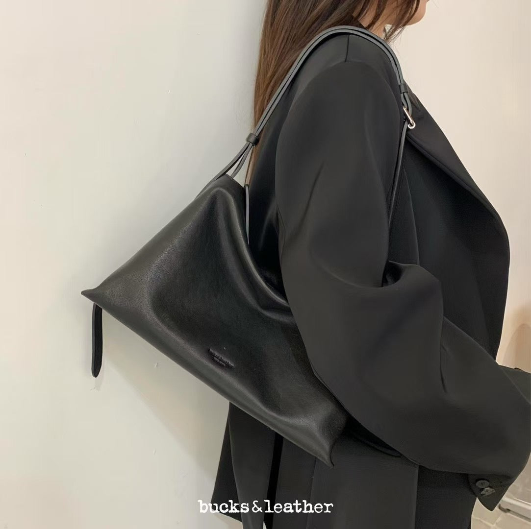 Mardi; mardi mercredi; 韓國代購;代購;korea; bag; leather; handbag; 牛皮;羊皮;手袋;皮袋;bucks & leather; fashion; 時裝; 韓國;正貨;正版;正品;韓國直送;代購直送;衛衣;hoodie; 東大門