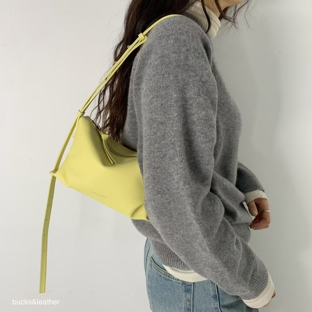 Mardi; mardi mercredi; 韓國代購;代購;korea; bag; leather; handbag; 牛皮;羊皮;手袋;皮袋;bucks & leather; fashion; 時裝; 韓國;正貨;正版;正品;韓國直送;代購直送;衛衣;hoodie; 東大門