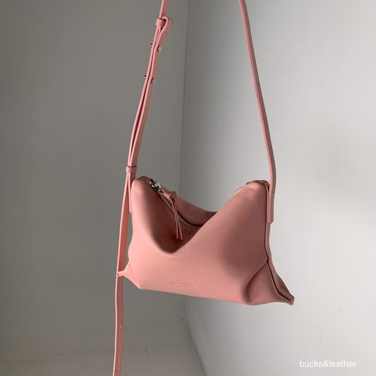 Mardi; mardi mercredi; 韓國代購;代購;korea; bag; leather; handbag; 牛皮;羊皮;手袋;皮袋;bucks & leather; fashion; 時裝; 韓國;正貨;正版;正品;韓國直送;代購直送;衛衣;hoodie; 東大門