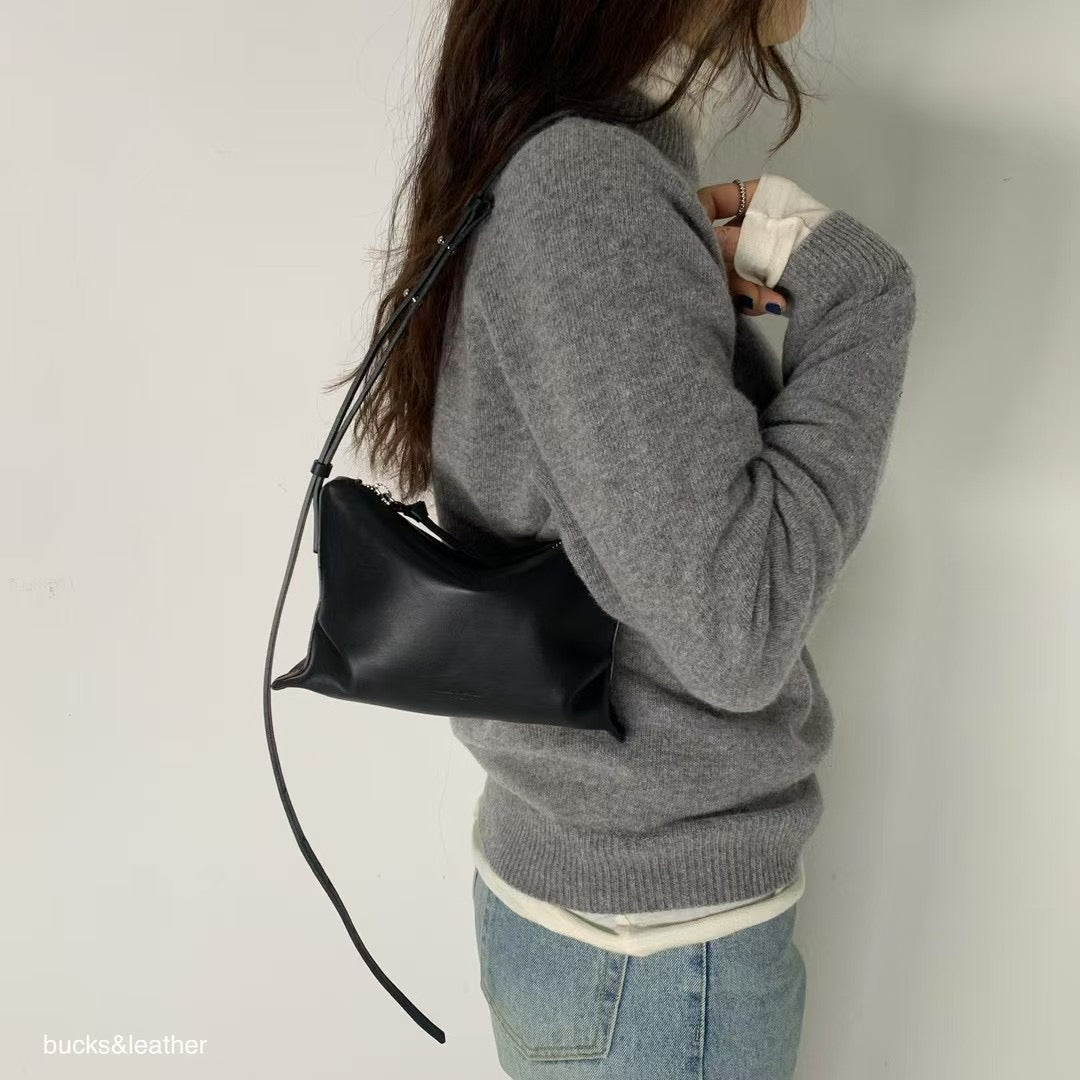 Mardi; mardi mercredi; 韓國代購;代購;korea; bag; leather; handbag; 牛皮;羊皮;手袋;皮袋;bucks & leather; fashion; 時裝; 韓國;正貨;正版;正品;韓國直送;代購直送;衛衣;hoodie; 東大門