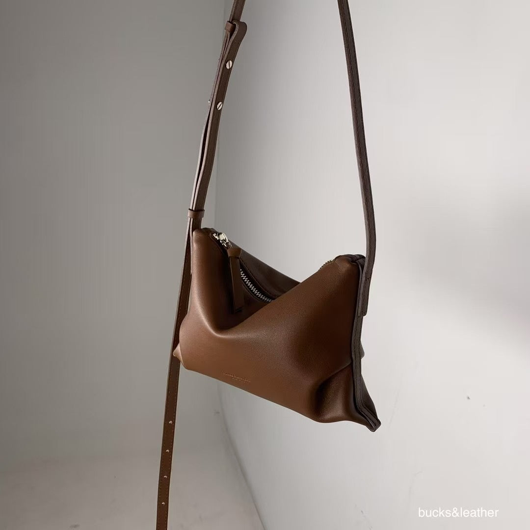 Mardi; mardi mercredi; 韓國代購;代購;korea; bag; leather; handbag; 牛皮;羊皮;手袋;皮袋;bucks & leather; fashion; 時裝; 韓國;正貨;正版;正品;韓國直送;代購直送;衛衣;hoodie; 東大門