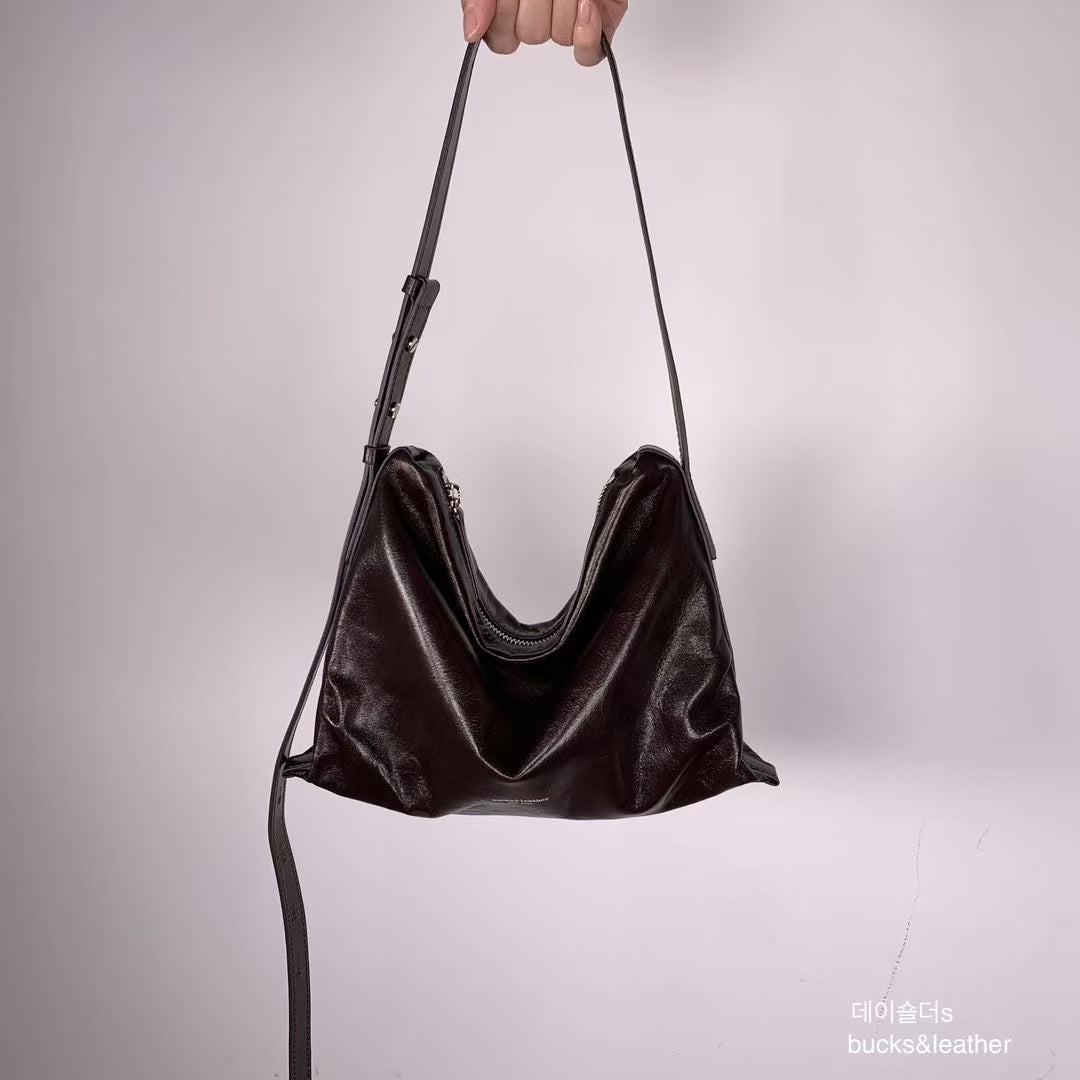 Mardi; mardi mercredi; 韓國代購;代購;korea; bag; leather; handbag; 牛皮;羊皮;手袋;皮袋;bucks & leather; fashion; 時裝; 韓國;正貨;正版;正品;韓國直送;代購直送;衛衣;hoodie; 東大門