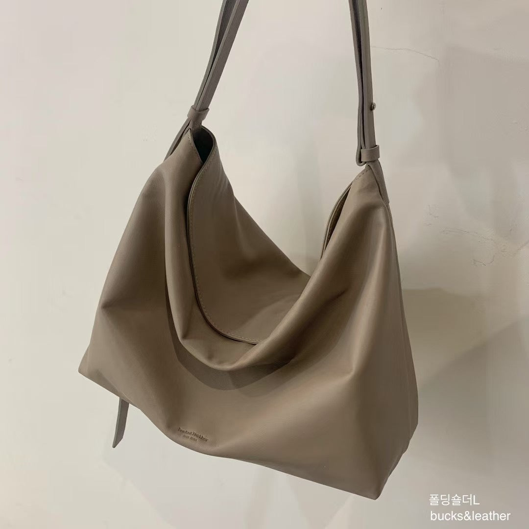 Mardi; mardi mercredi; 韓國代購;代購;korea; bag; leather; handbag; 牛皮;羊皮;手袋;皮袋;bucks & leather; fashion; 時裝; 韓國;正貨;正版;正品;韓國直送;代購直送;衛衣;hoodie; 東大門;韓國代購;韓國直送;韓國袋;韓國手袋;韓國製造;真皮手袋;牛皮袋;羊皮袋;korea; made in korea; 韓國正版