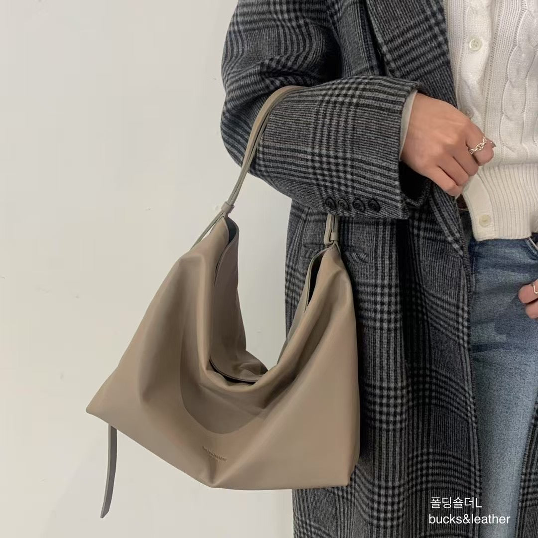 Mardi; mardi mercredi; 韓國代購;代購;korea; bag; leather; handbag; 牛皮;羊皮;手袋;皮袋;bucks & leather; fashion; 時裝; 韓國;正貨;正版;正品;韓國直送;代購直送;衛衣;hoodie; 東大門;韓國代購;韓國直送;韓國袋;韓國手袋;韓國製造;真皮手袋;牛皮袋;羊皮袋;korea; made in korea; 韓國正版