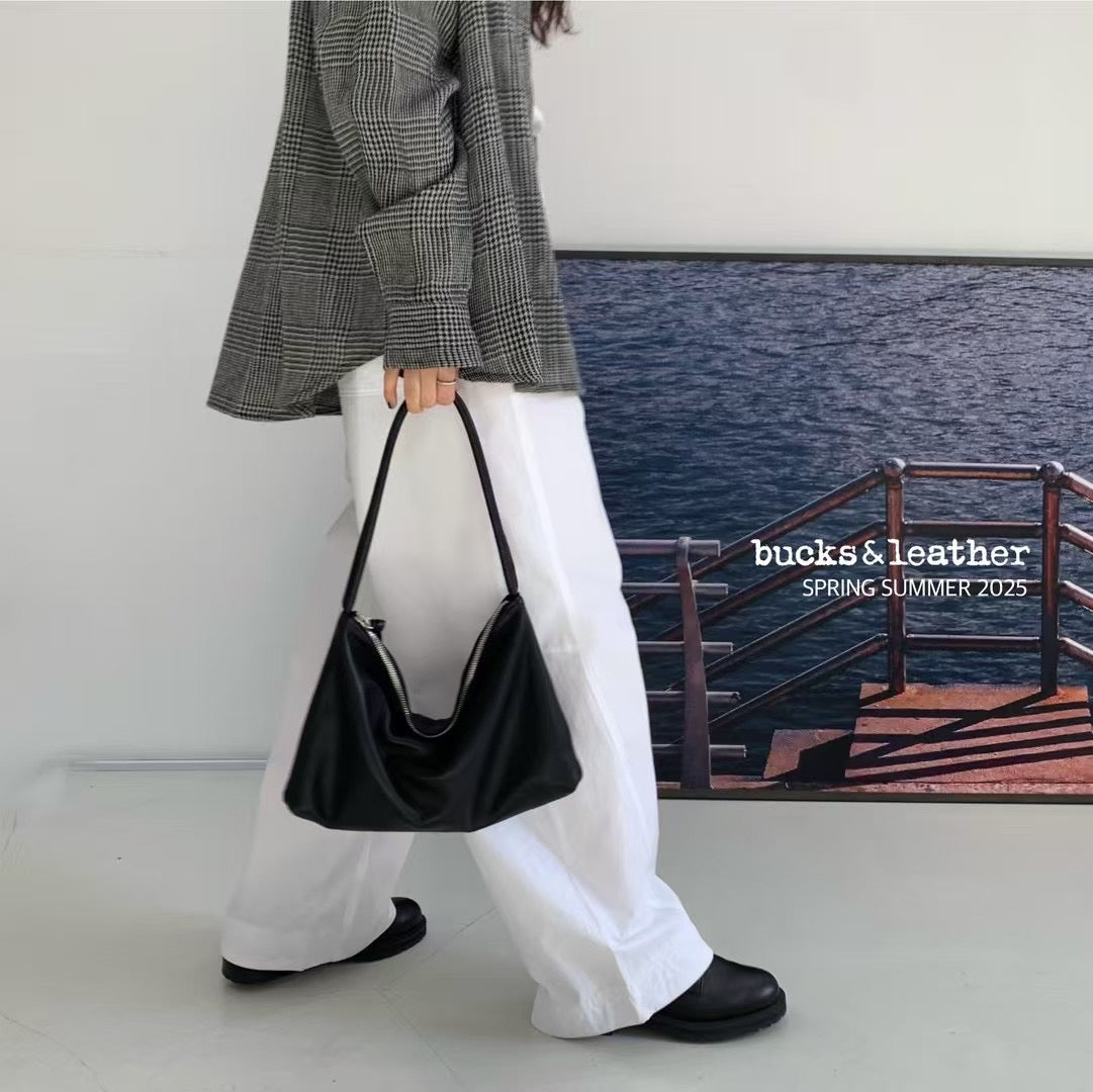 Mardi; mardi mercredi; 韓國代購;代購;korea; bag; leather; handbag; 牛皮;羊皮;手袋;皮袋;bucks & leather; fashion; 時裝; 韓國;正貨;正版;正品;韓國直送;代購直送;衛衣;hoodie; 東大門;韓國代購;韓國直送;韓國袋;韓國手袋;韓國製造;真皮手袋;牛皮袋;羊皮袋;korea; made in korea; 韓國正版