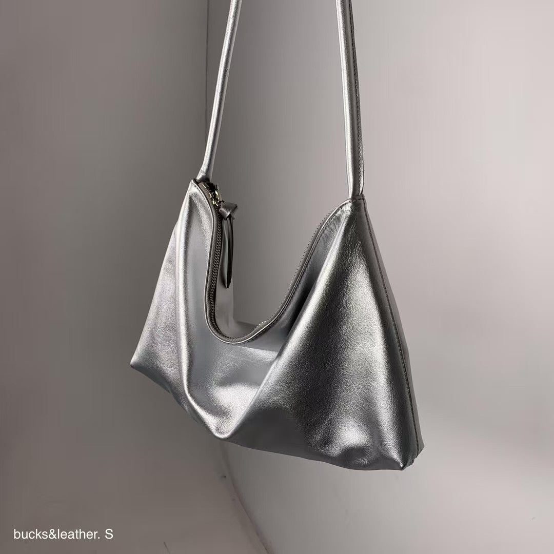 Mardi; mardi mercredi; 韓國代購;代購;korea; bag; leather; handbag; 牛皮;羊皮;手袋;皮袋;bucks & leather; fashion; 時裝; 韓國;正貨;正版;正品;韓國直送;代購直送;衛衣;hoodie; 東大門;韓國代購;韓國直送;韓國袋;韓國手袋;韓國製造;真皮手袋;牛皮袋;羊皮袋;korea; made in korea; 韓國正版