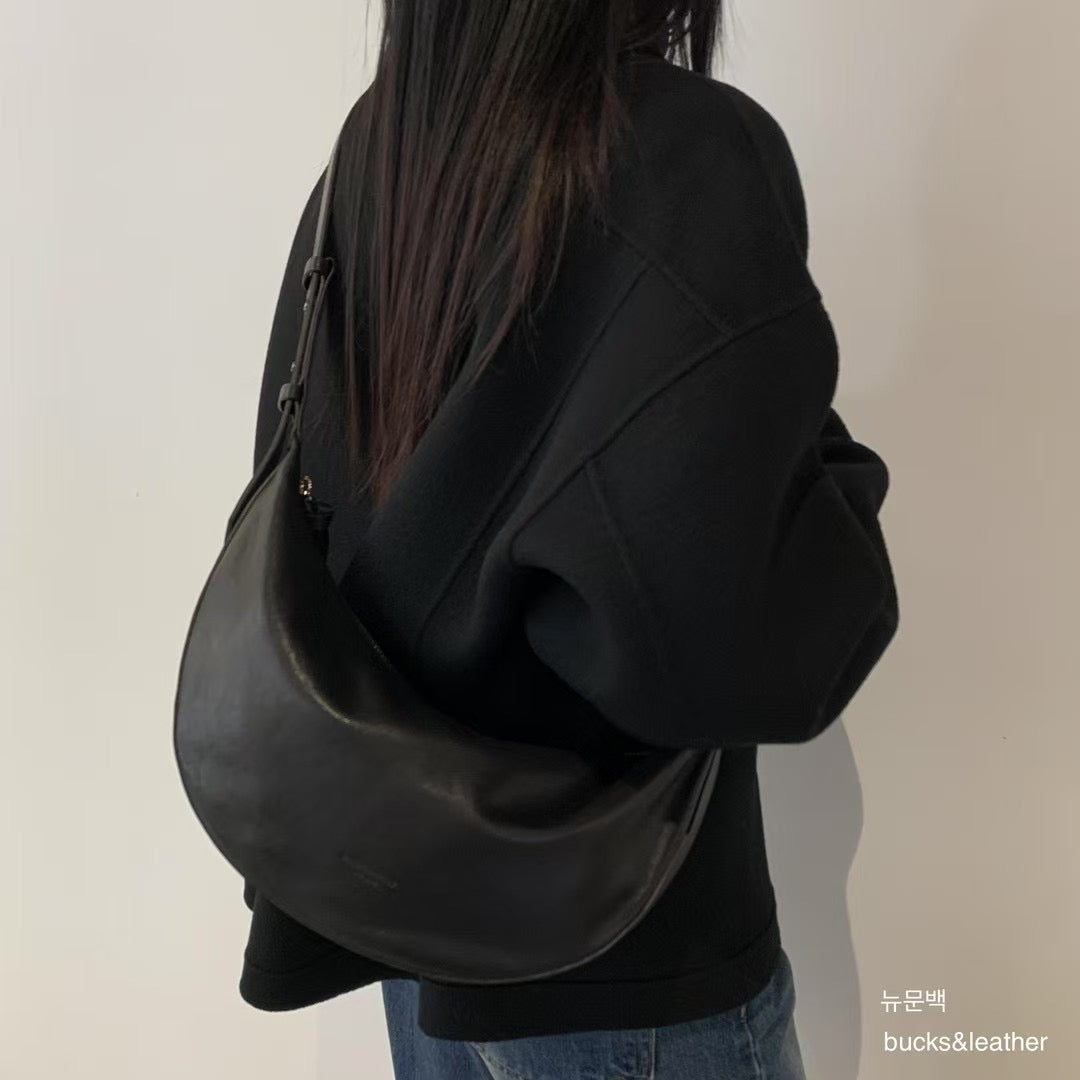 Mardi; mardi mercredi; 韓國代購;代購;korea; bag; leather; handbag; 牛皮;羊皮;手袋;皮袋;bucks & leather; fashion; 時裝; 韓國;正貨;正版;正品;韓國直送;代購直送;衛衣;hoodie; 東大門;韓國代購;韓國直送;韓國袋;韓國手袋;韓國製造;真皮手袋;牛皮袋;羊皮袋;korea; made in korea; 韓國正版