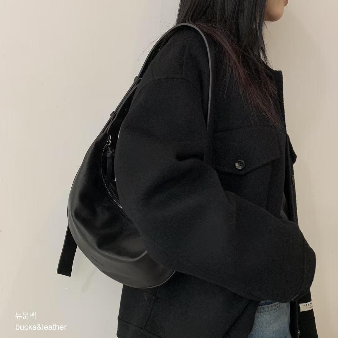 Mardi; mardi mercredi; 韓國代購;代購;korea; bag; leather; handbag; 牛皮;羊皮;手袋;皮袋;bucks & leather; fashion; 時裝; 韓國;正貨;正版;正品;韓國直送;代購直送;衛衣;hoodie; 東大門;韓國代購;韓國直送;韓國袋;韓國手袋;韓國製造;真皮手袋;牛皮袋;羊皮袋;korea; made in korea; 韓國正版