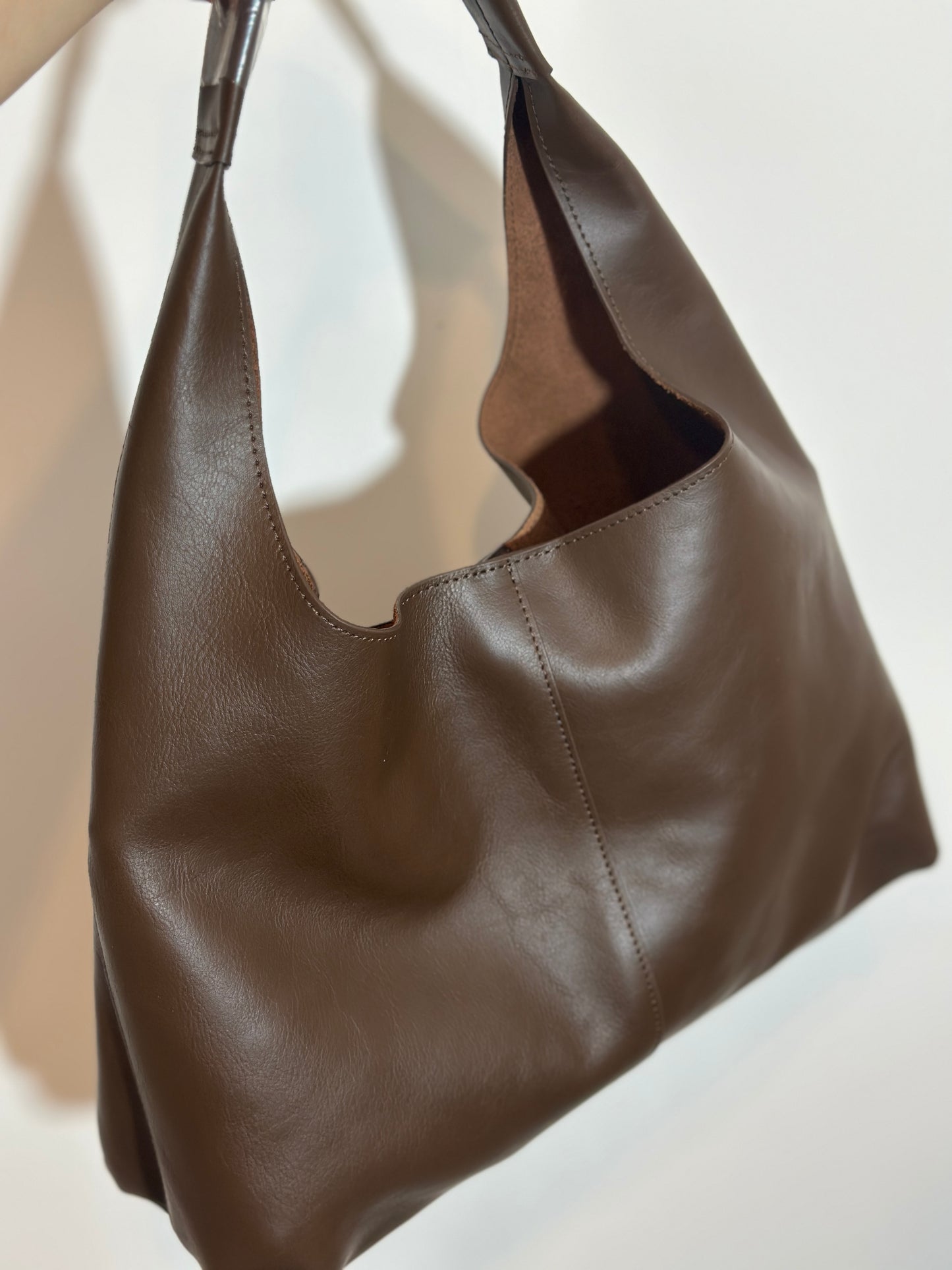 B104 cowhide daily practical tote bag