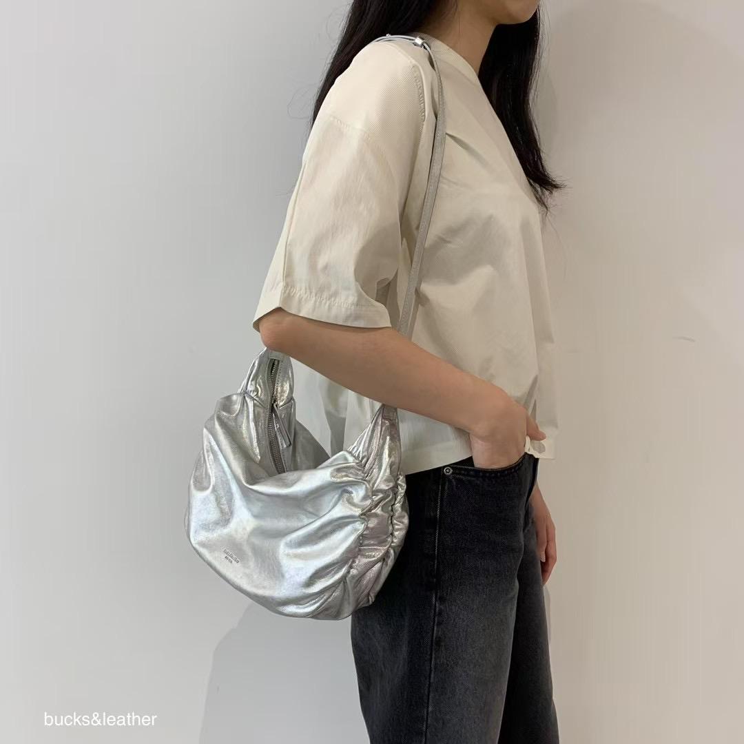 Mardi; mardi mercredi; 韓國代購;代購;korea; bag; leather; handbag; 牛皮;羊皮;手袋;皮袋;bucks & leather; fashion; 時裝; 韓國;正貨;正版;正品;韓國直送;代購直送;衛衣;hoodie; 東大門;韓國代購;韓國直送;韓國袋;韓國手袋;韓國製造;真皮手袋;牛皮袋;羊皮袋;korea; made in korea; 韓國正版