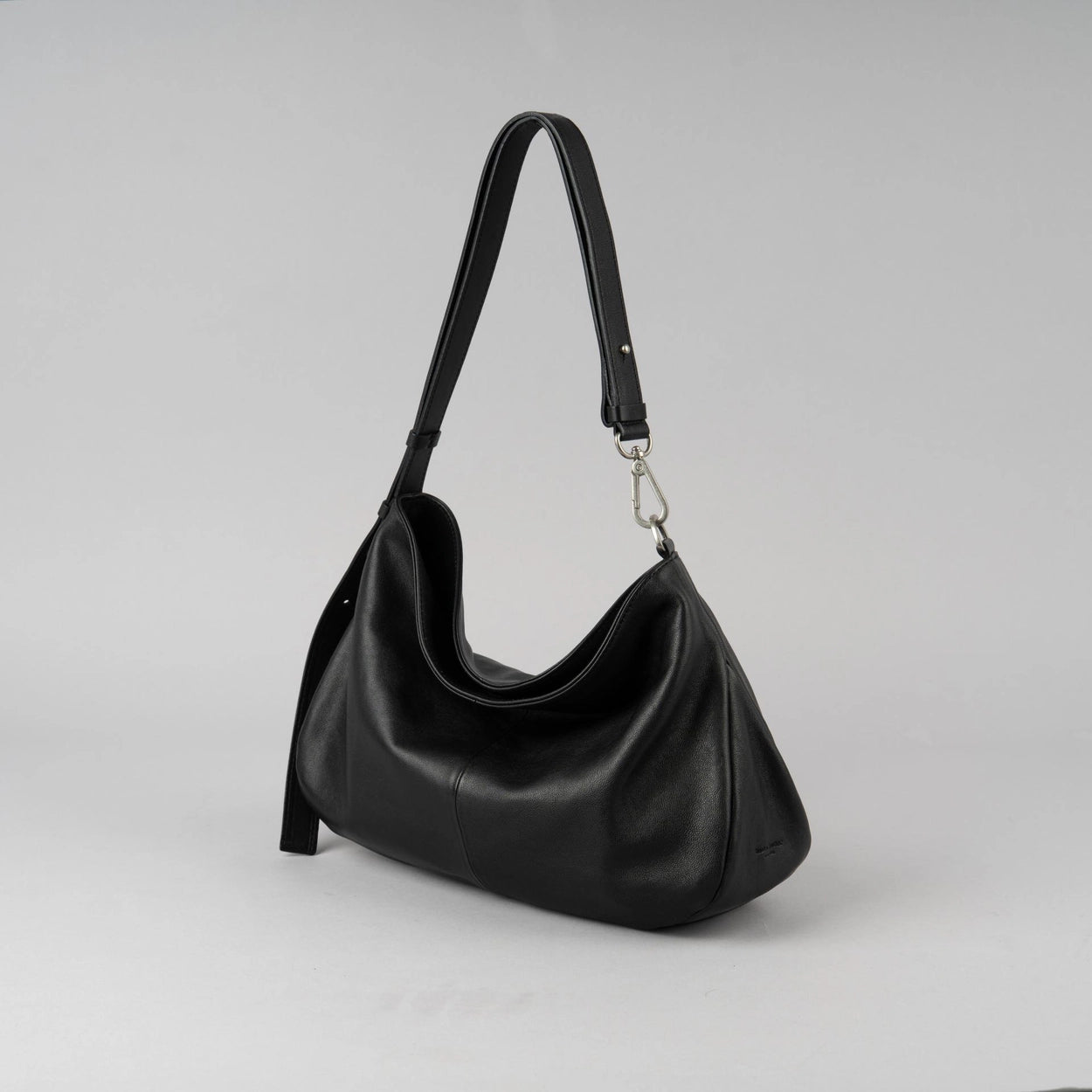 Mardi; mardi mercredi; 韓國代購;代購;korea; bag; leather; handbag; 牛皮;羊皮;手袋;皮袋;bucks & leather; fashion; 時裝; 韓國;正貨;正版;正品;韓國直送;代購直送;衛衣;hoodie; 東大門