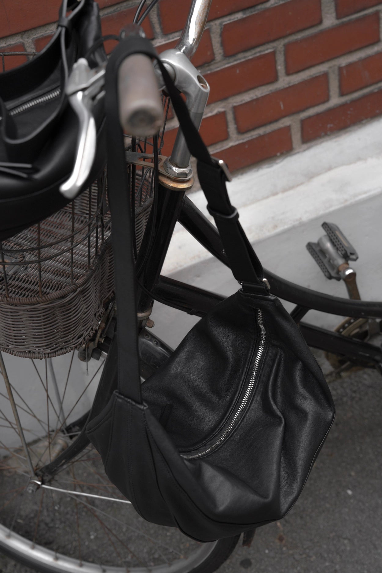 Mardi; mardi mercredi; 韓國代購;代購;korea; bag; leather; handbag; 牛皮;羊皮;手袋;皮袋;bucks & leather; fashion; 時裝; 韓國;正貨;正版;正品;韓國直送;代購直送;衛衣;hoodie; 東大門