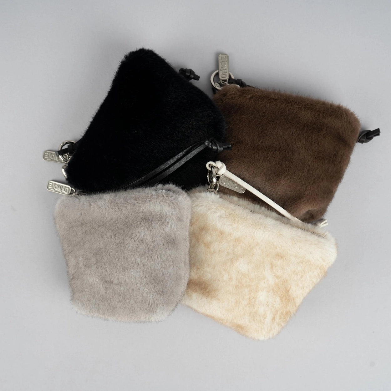 A104 毛毛收納袋仔 (仿貂毛手感)