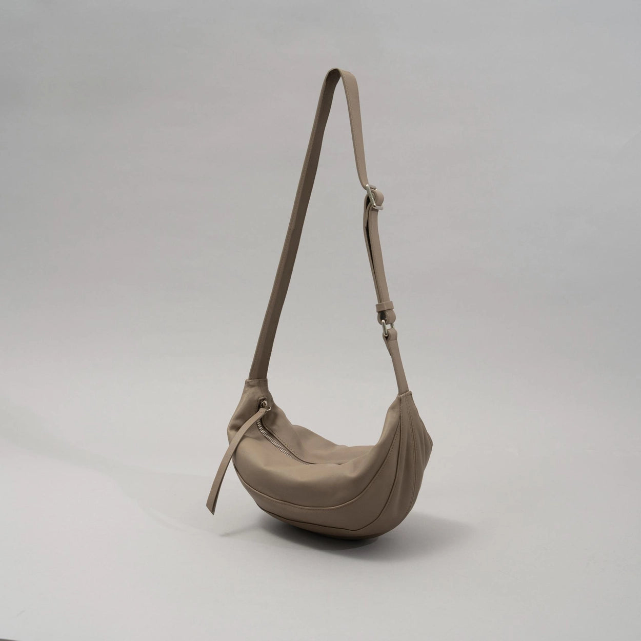 Mardi; mardi mercredi; 韓國代購;代購;korea; bag; leather; handbag; 牛皮;羊皮;手袋;皮袋;bucks & leather; fashion; 時裝; 韓國;正貨;正版;正品;韓國直送;代購直送;衛衣;hoodie; 東大門