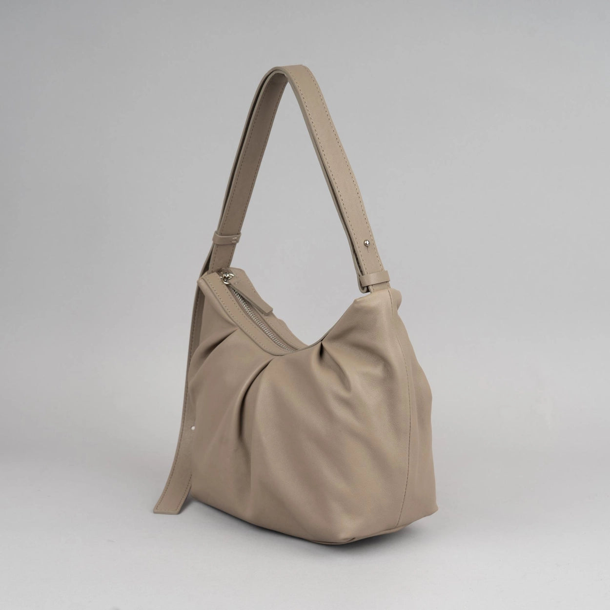 Mardi; mardi mercredi; 韓國代購;代購;korea; bag; leather; handbag; 牛皮;羊皮;手袋;皮袋;bucks & leather; fashion; 時裝; 韓國;正貨;正版;正品;韓國直送;代購直送;衛衣;hoodie; 東大門