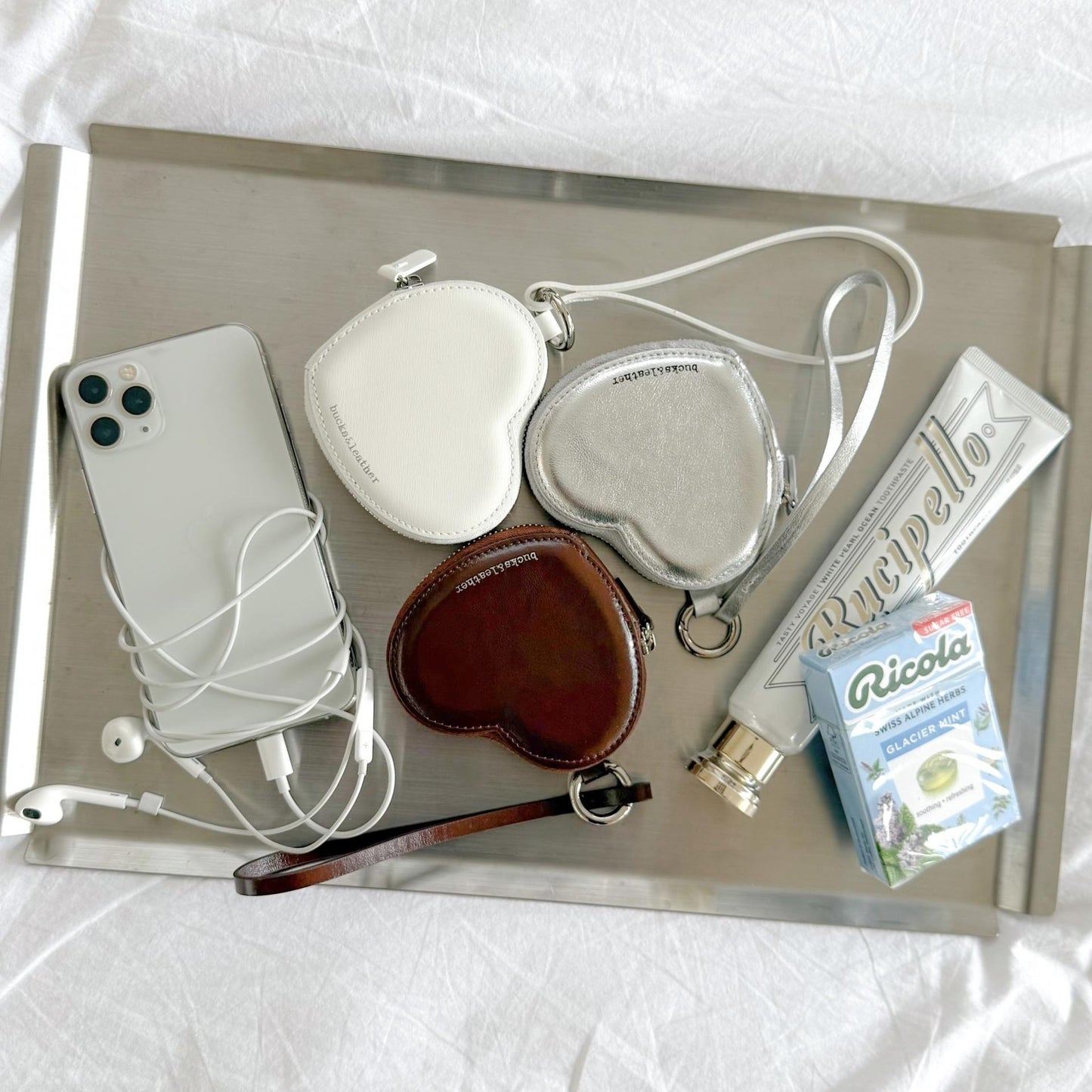 A106 (bucks&leather) Heart Pouch