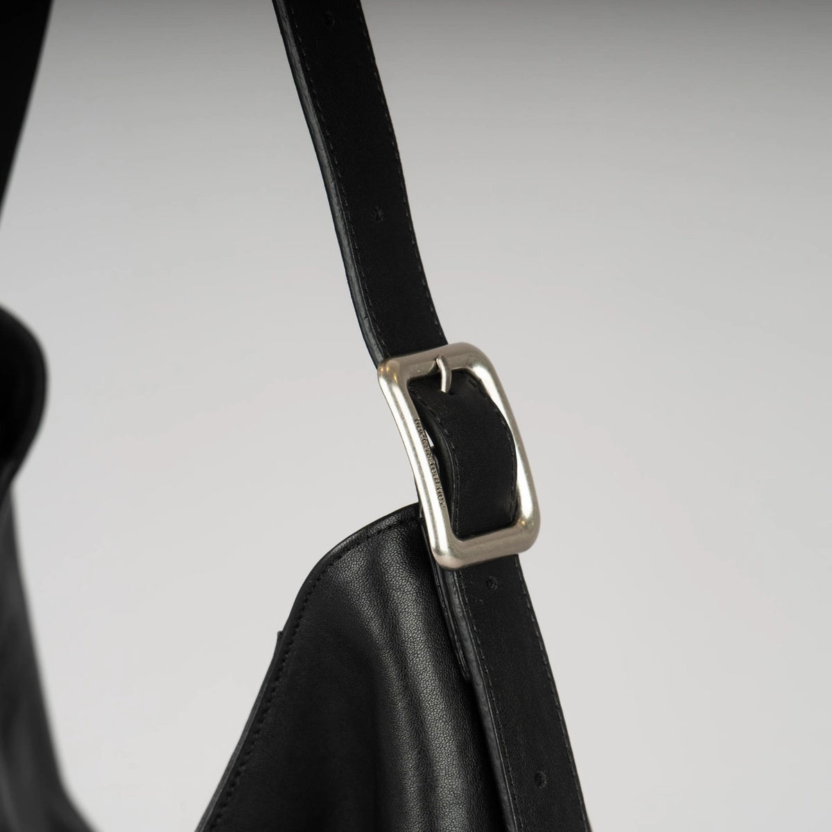 B242 Bucks&Leather｜Zip Hobo (羊皮