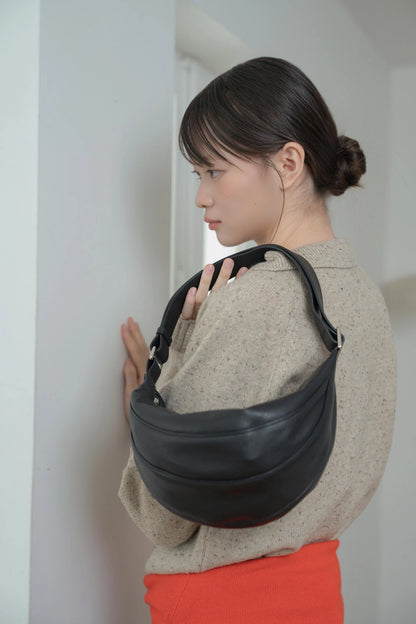 Mardi; mardi mercredi; 韓國代購；代購；korea; bag; leather; handbag; 牛皮；羊皮；手袋；皮袋；bucks & leather; fashion; 時裝； 韓國；正貨；正版；正品；韓國直送；代購直送；衛衣；hoodie; 東大門