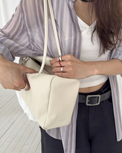B222 羊皮&牛皮｜Magnetic Brick Shoulder Bag