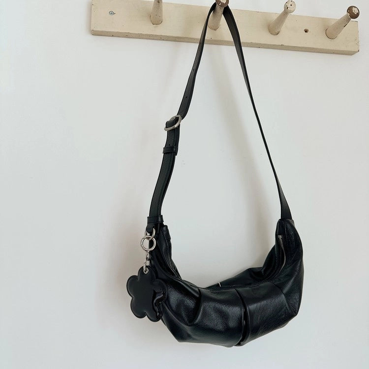 B228 斜挎餃子包 Cent Crossbody Bag