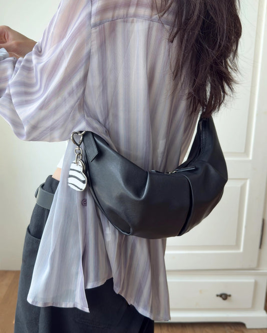 B228 斜挎餃子包 Cent Crossbody Bag