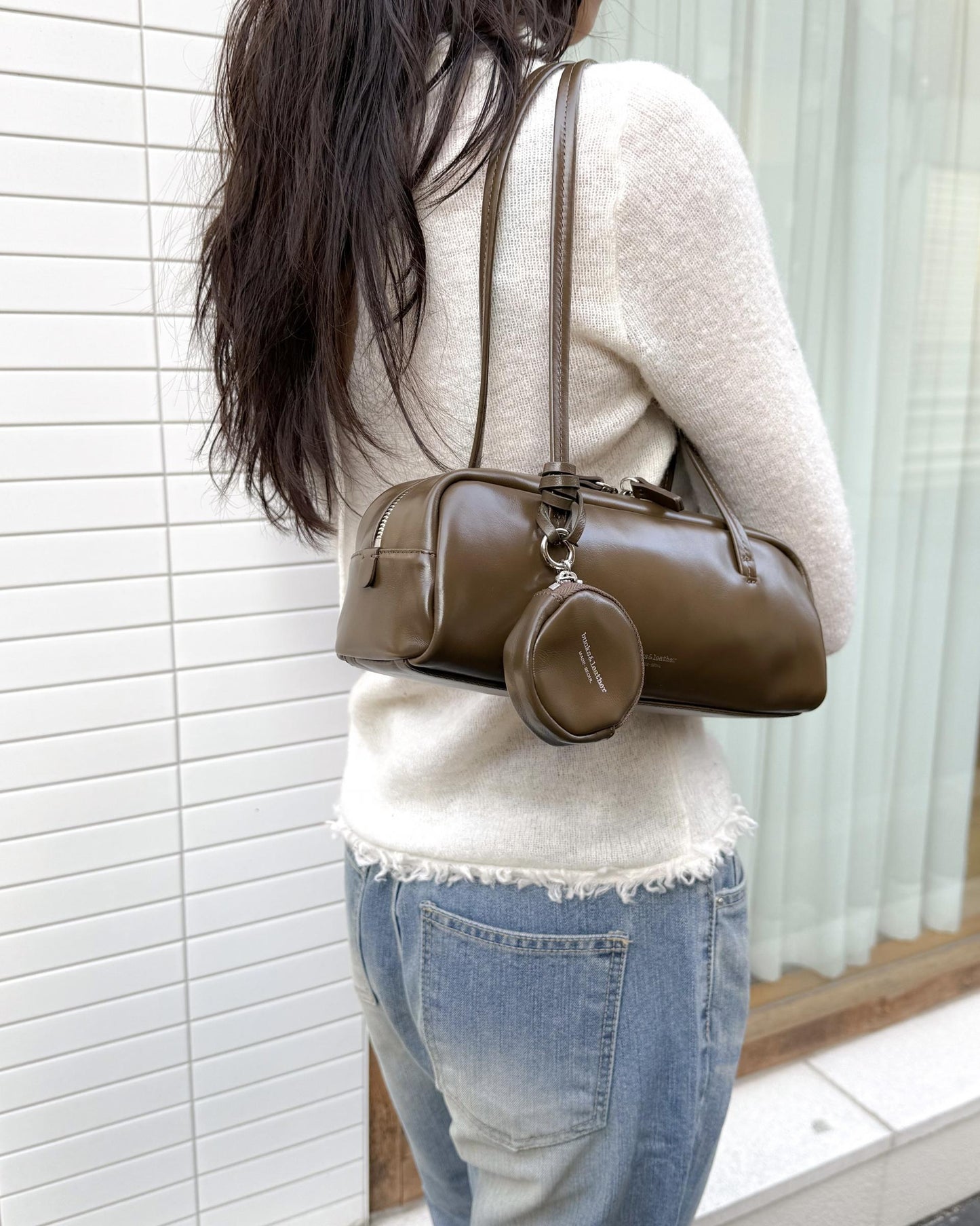 B203 牛皮亮面法棍袋 (細)