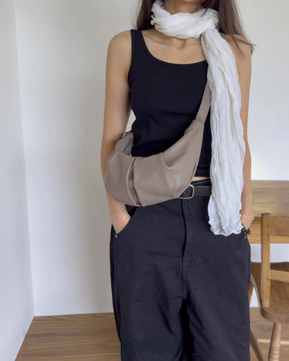 B228 斜挎餃子包 Cent Crossbody Bag