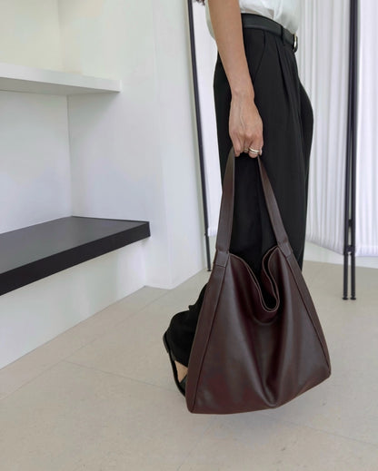 B230L Bucks&Leather Carpet Hobo ｜牛皮（L）