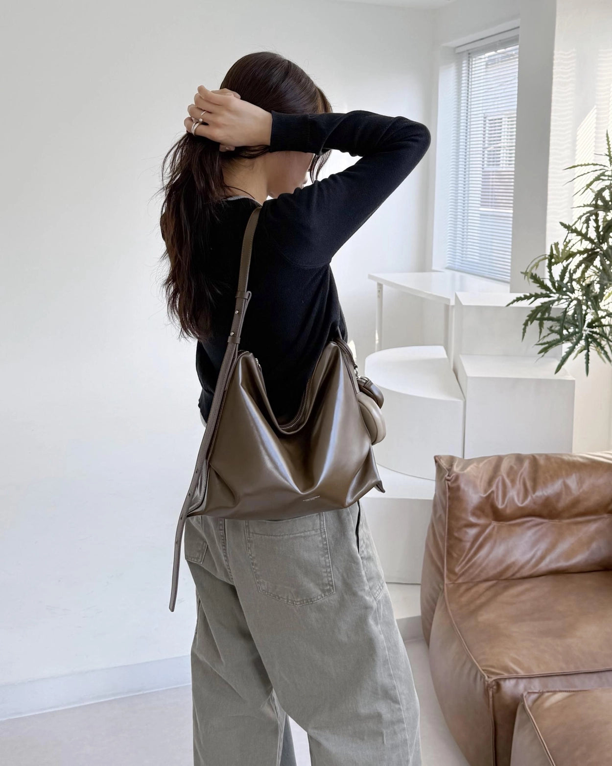 B204 bucks&leather ｜Day Shoulder/亮面牛皮