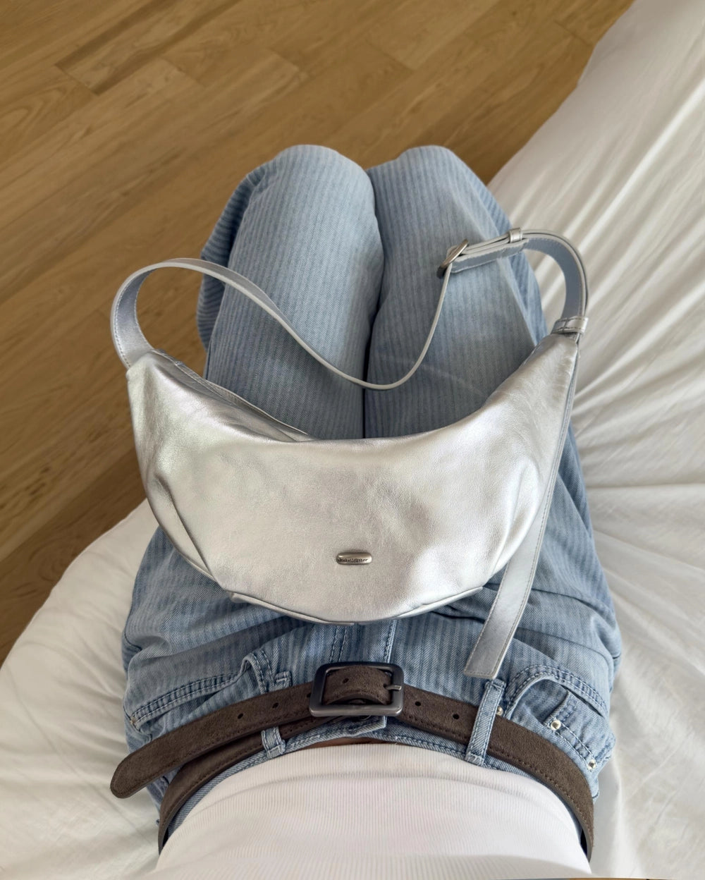 B228 斜挎餃子包 Cent Crossbody Bag