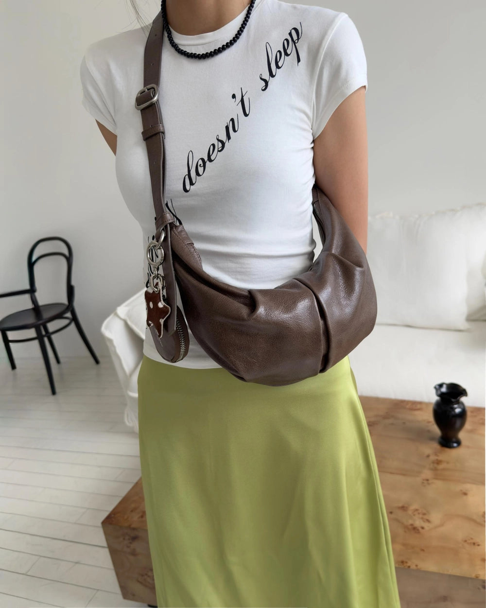 B228 斜挎餃子包 Cent Crossbody Bag