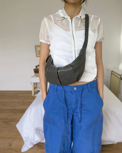 B228 斜挎餃子包 Cent Crossbody Bag