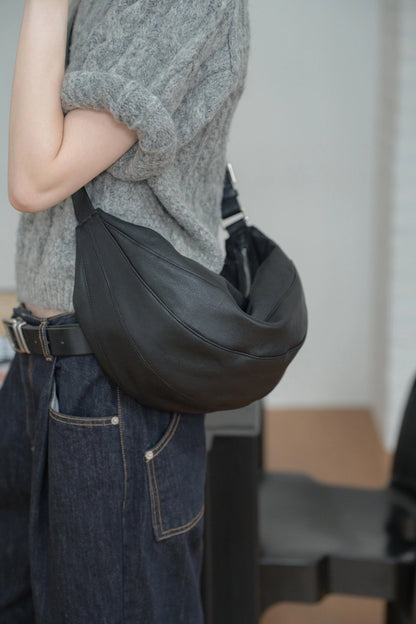 Mardi; mardi mercredi; 韓國代購；代購；korea; bag; leather; handbag; 牛皮；羊皮；手袋；皮袋；bucks & leather; fashion; 時裝； 韓國；正貨；正版；正品；韓國直送；代購直送；衛衣；hoodie; 東大門