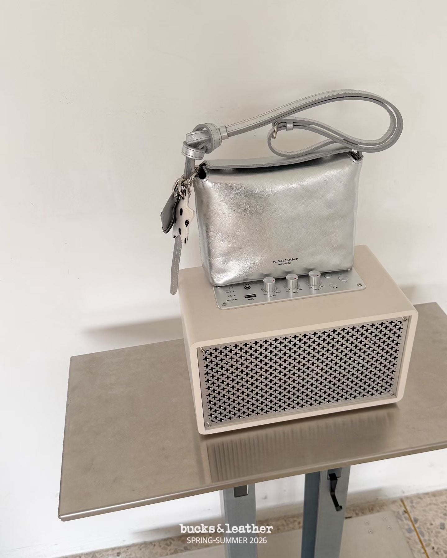 B221 bucks&leather ｜Mini Square Bag 牛皮亮面