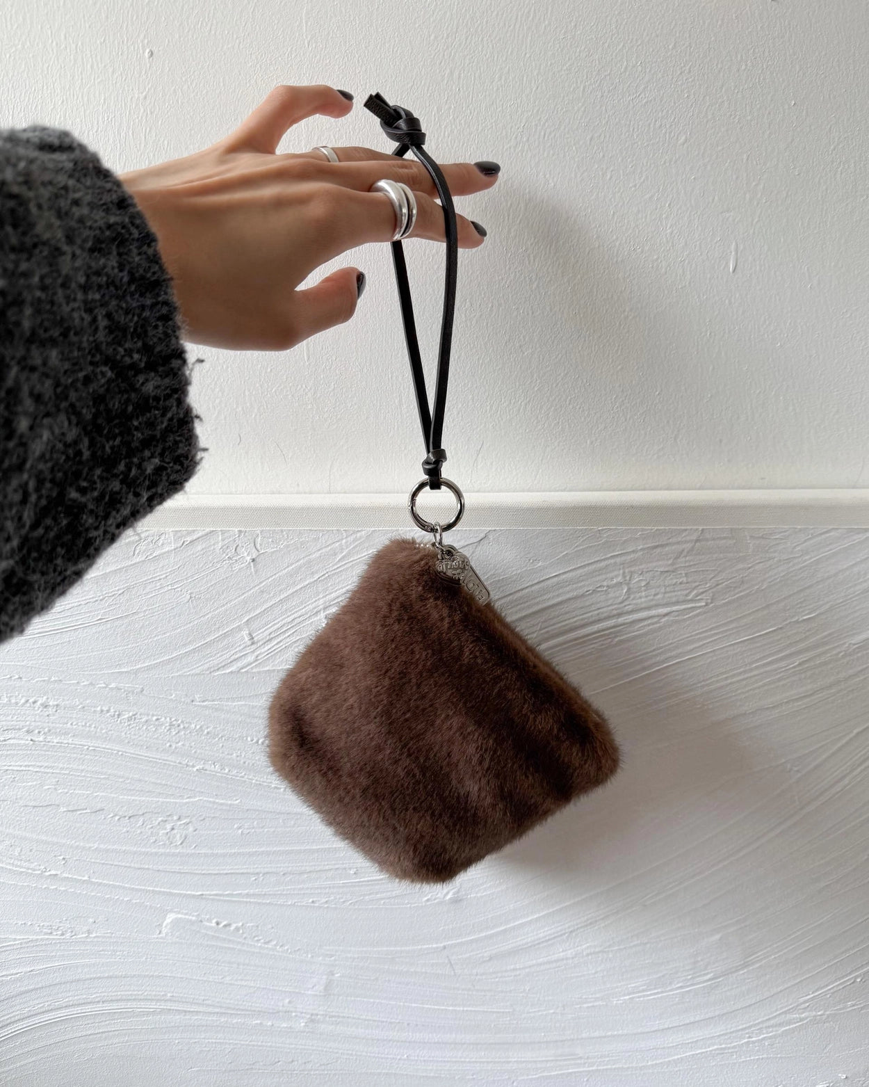 A104 毛毛收納袋仔 (仿貂毛手感)