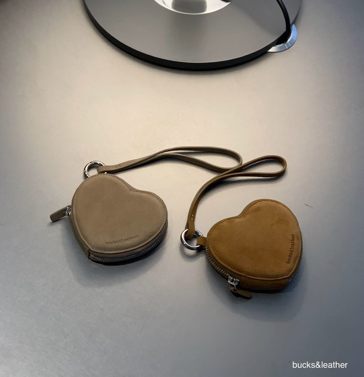 A106 (bucks&leather) Heart Pouch