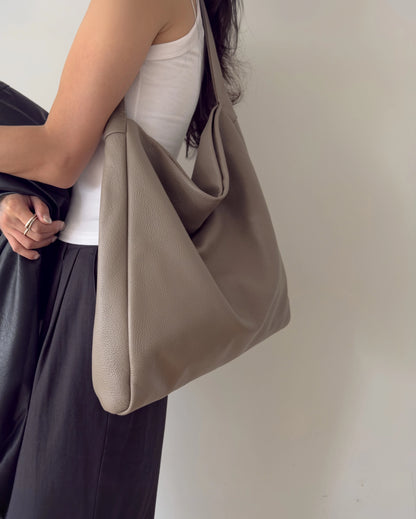 B230L Bucks&Leather Carpet Hobo ｜牛皮（L）